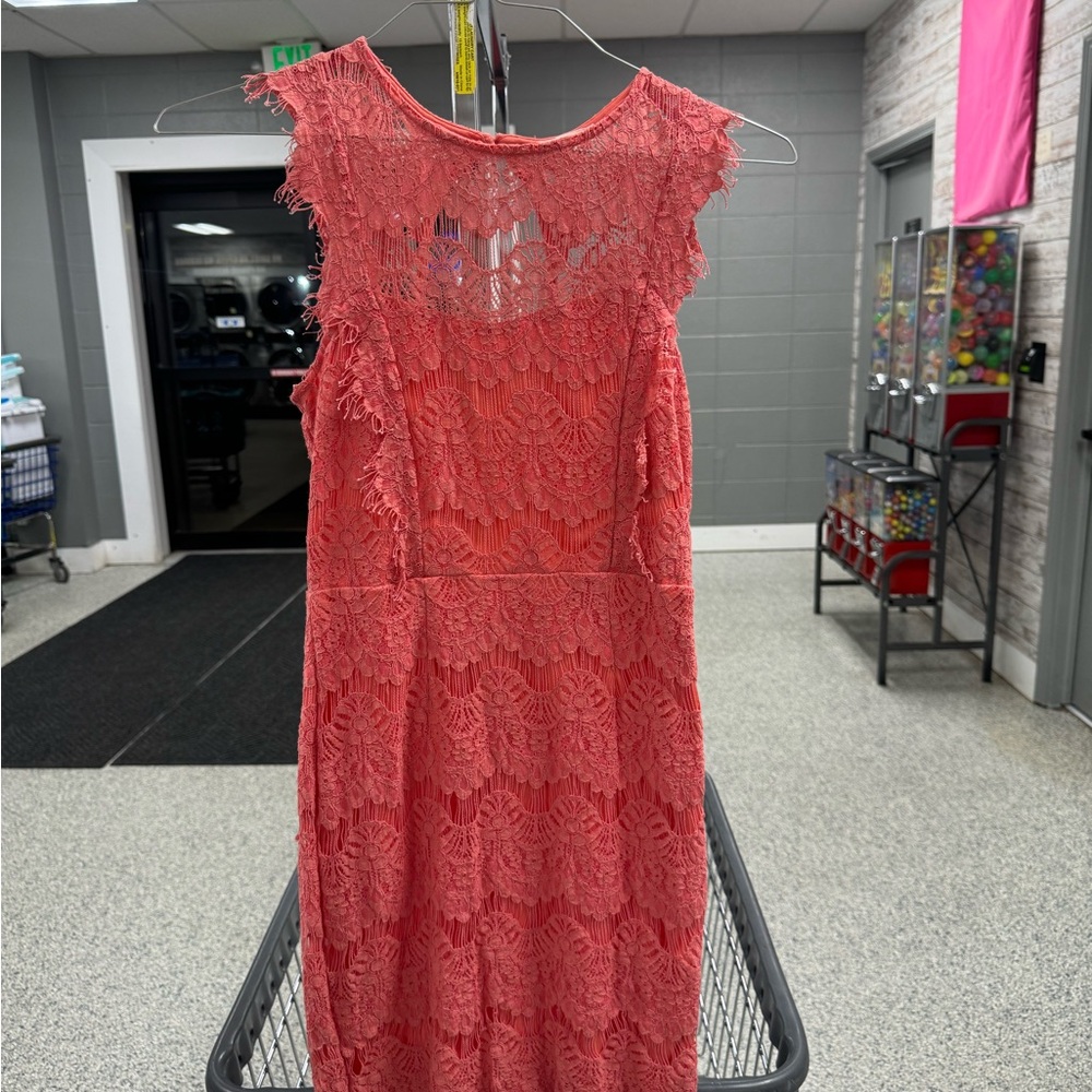 Main Strip Pink Sheath Cocktail Dress Sleeveless Crew Neck